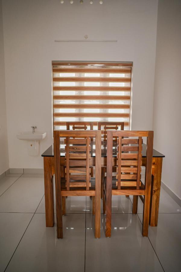 Affittacamere Shimano Square Varkala Esterno foto